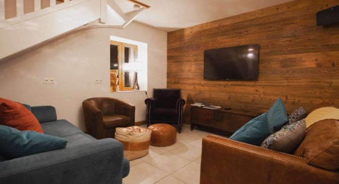 Chalet Five 25, Morzine ski chalet, image 2